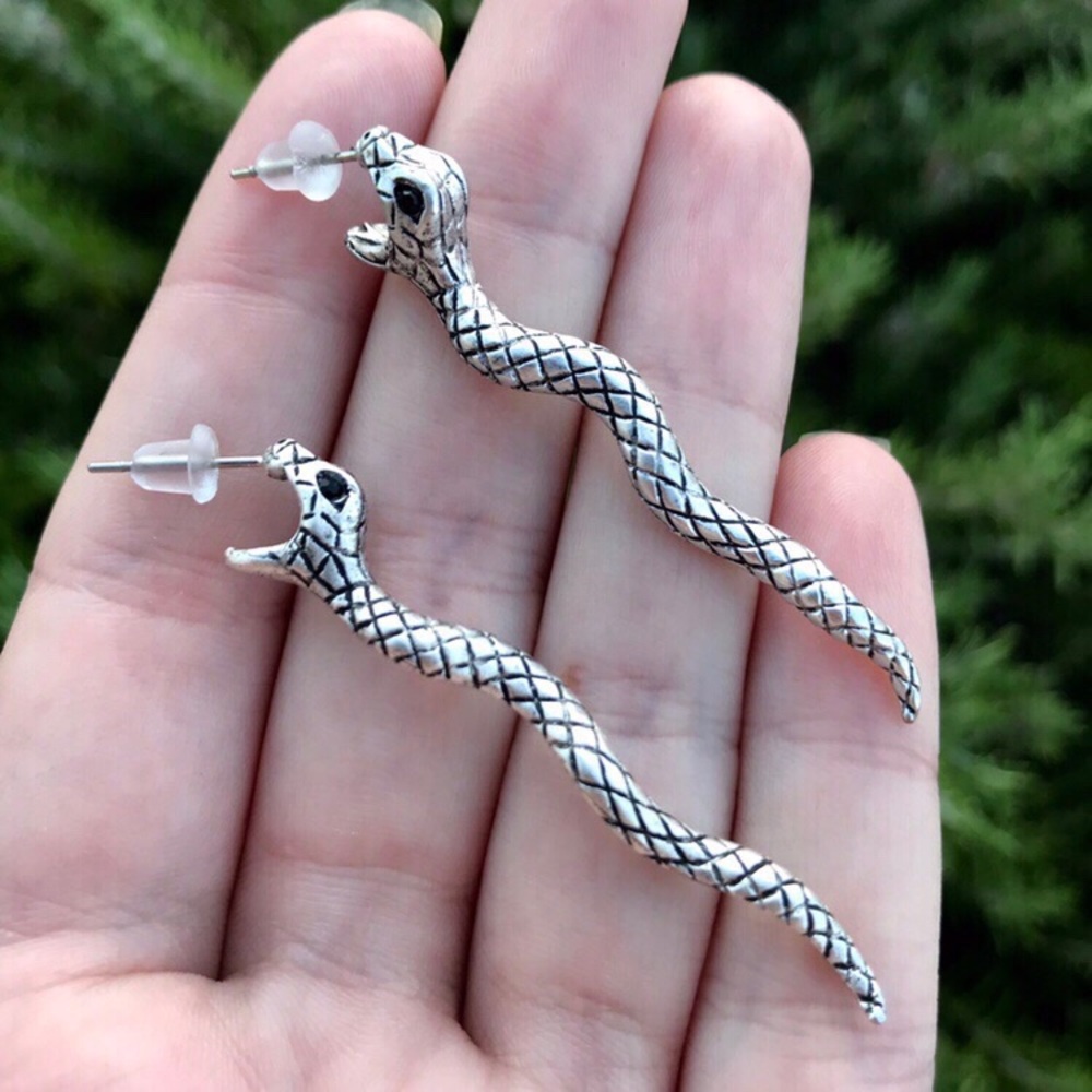 Snake stud earrings - Picture 5 of 8